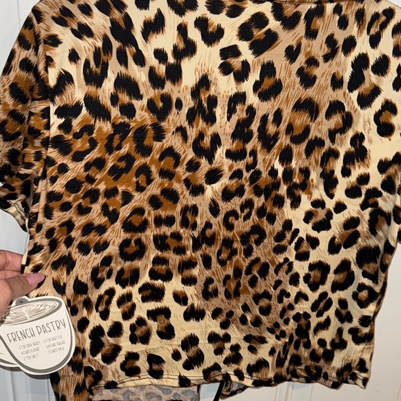 NWT- French Pastry Leopard Print Tie-Front Top size Large - Picture 12 of 13